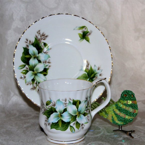 Royal Albert Trillium Mug & Saucer Set | Royal Albert Vintage China - Picture 1 of 16
